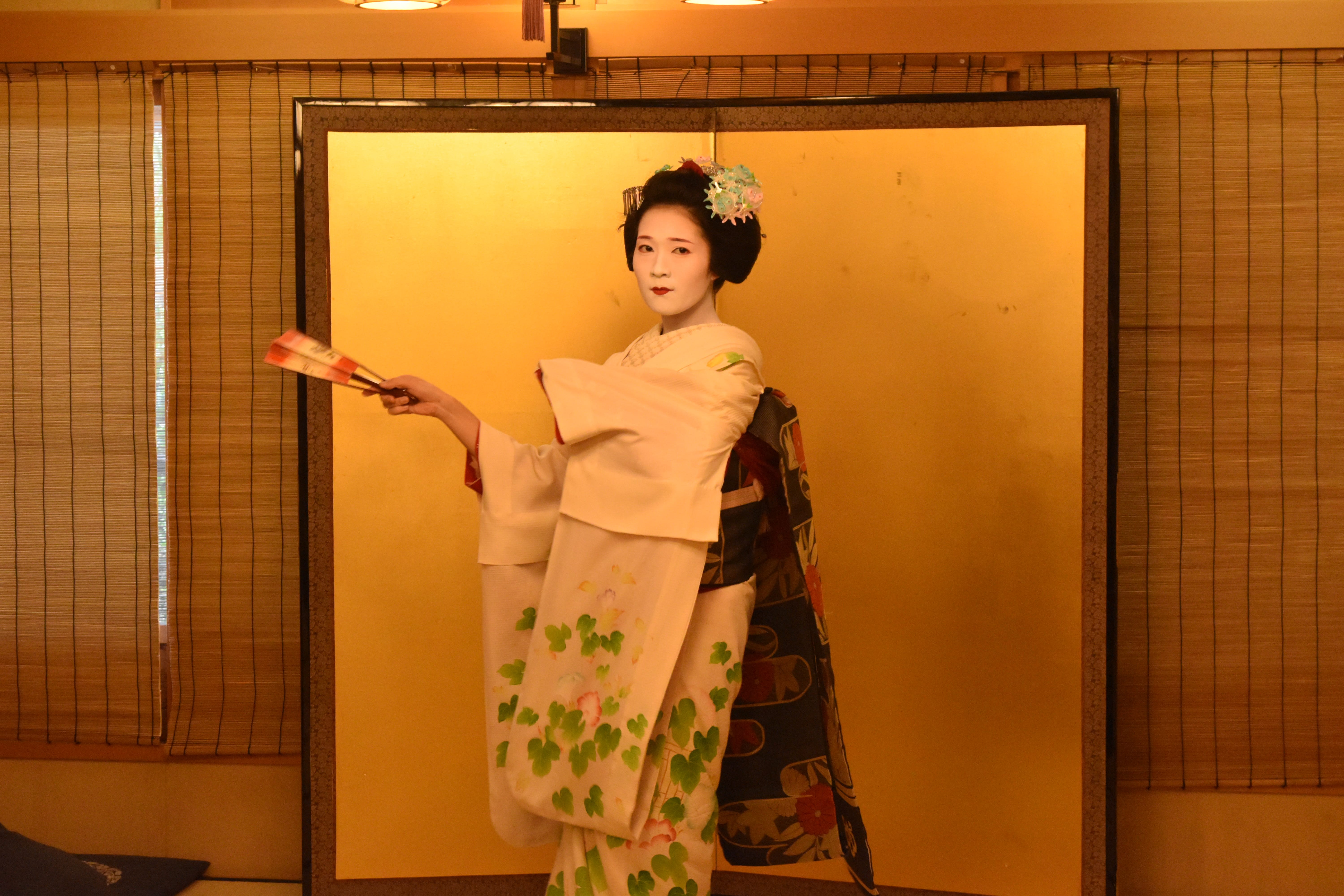 The Grace of Geisha Dance